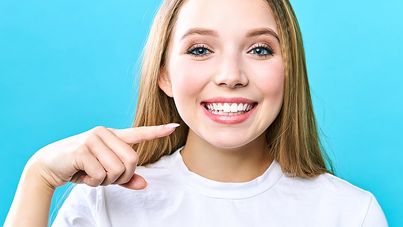 اثرات روانشناختی اصلاح طرح لبخند با لمینت | دکتر حسین برجیان | طرح لبخند اصفهان